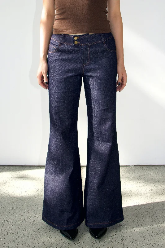 SCG MADE | Rita Low-rise Jeans in Dark wash