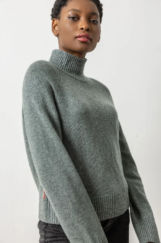 Full Sleeve Turtleneck Sweater in Heron